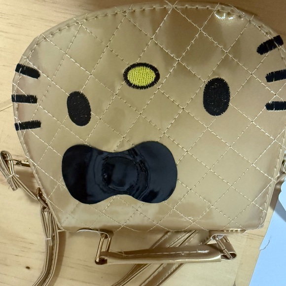 Gold hk purse - Picture 4 of 4